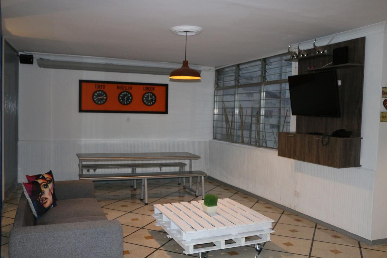 Backpackers Inn Medellín Exteriör bild